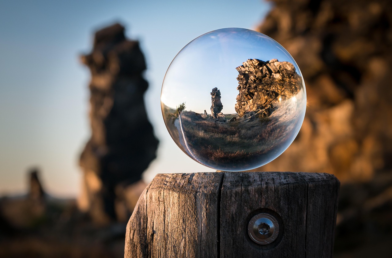 Glass sphere, devil wall, creation — Best Offshore Online Casinos Offering Huge Bonuses