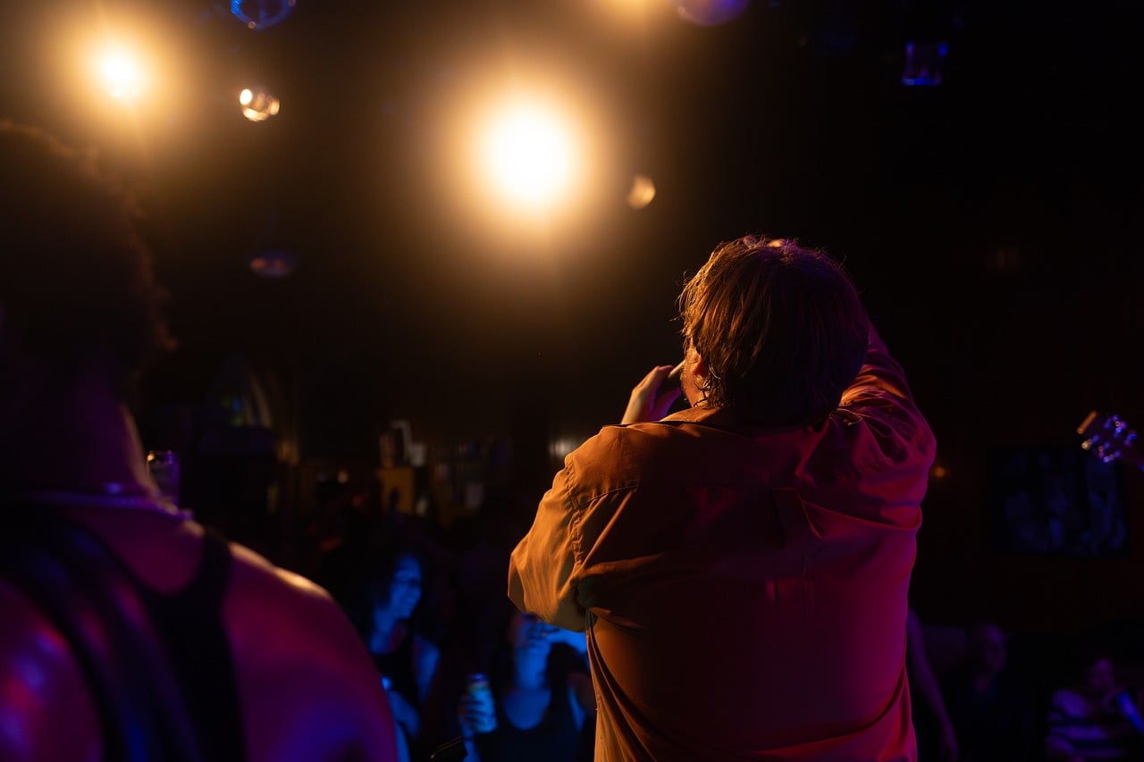 Concert, singer, audience — BPLAY555 Improves Casino Fun With a Reliable and Engaging Platform